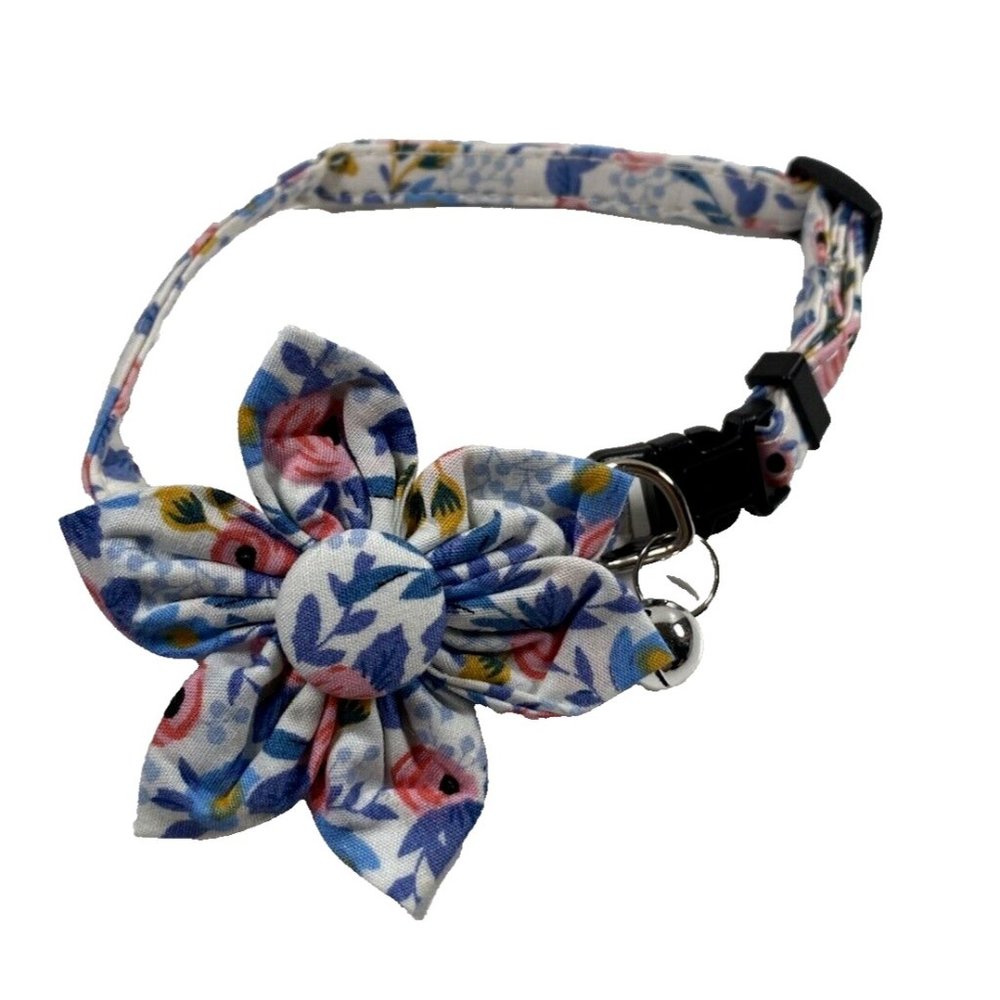 Cat Collar New Adjustable With Flower & Jingle Bell
